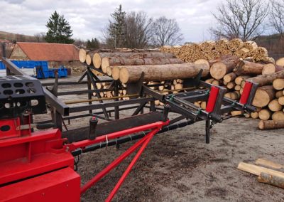 příprava klád palivového dřeva, palivové dřevo Prachatice